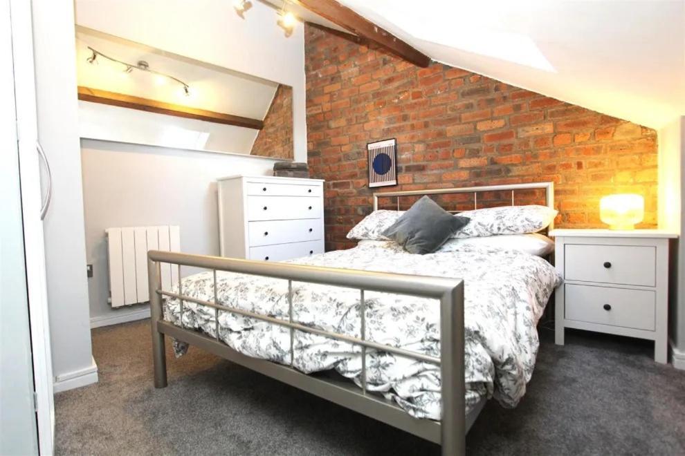 Large New-York Style Penthouse Apartment In Leeds City Centre With Contactless Check In المظهر الخارجي الصورة